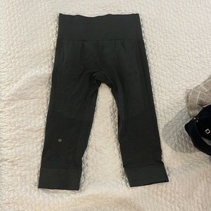 Lulu lemon pants green size 4